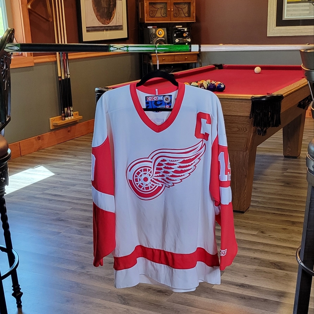 Authentic vintage CCM Official Redwings Allstar Legend Steve Yzerman #19 jersey!